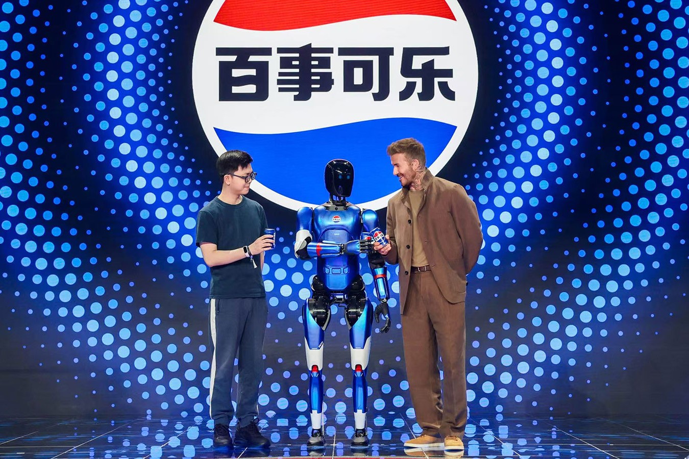MILE米樂機(jī)器人攜手百事中國共創(chuàng)“百事藍(lán)寶” 共燃渴望新章